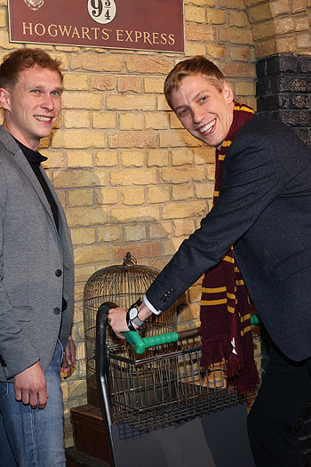 Sebastian Müller  und Bürgermeister Dominik Krause  (re.) @ "Harry Potter - Die Ausstellung" in der Kleinen Olympiahalle im Olympiapark (©Foto: Martin Schmitz) 